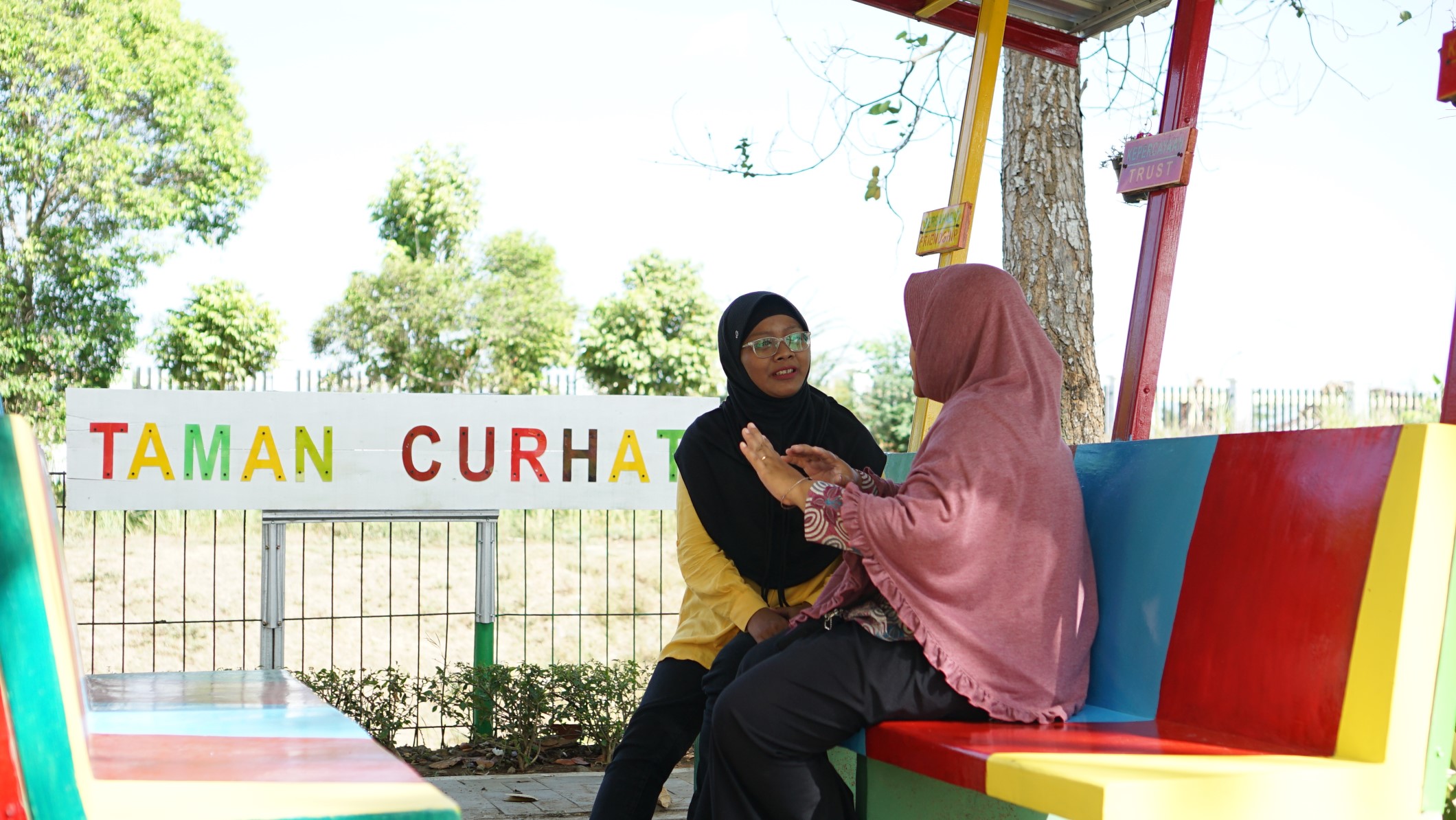 Taman Curhat : Tempat Berbagi Cerita dan Bercengkerama